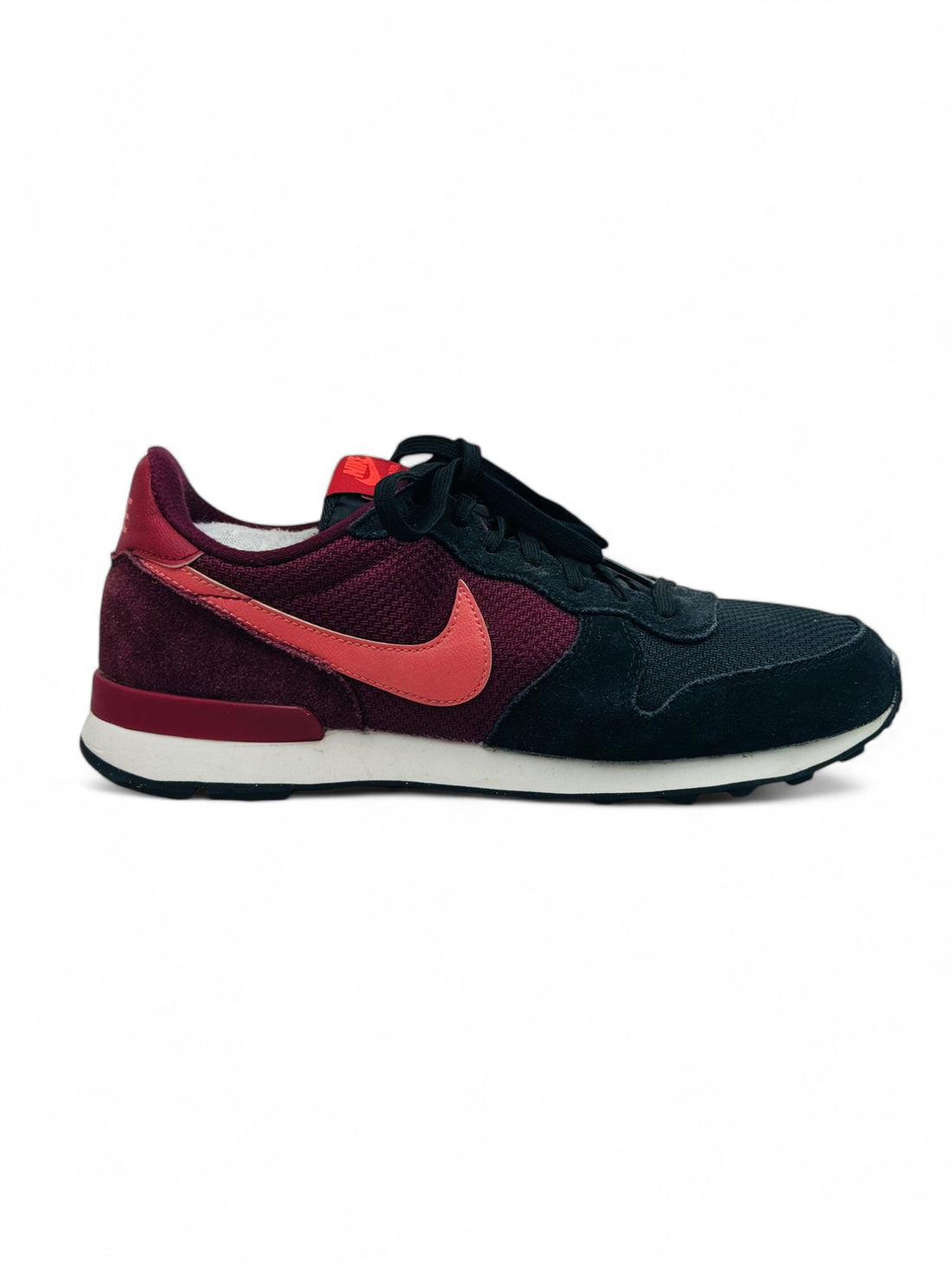 Nike ( EUR 41 UK 7 )